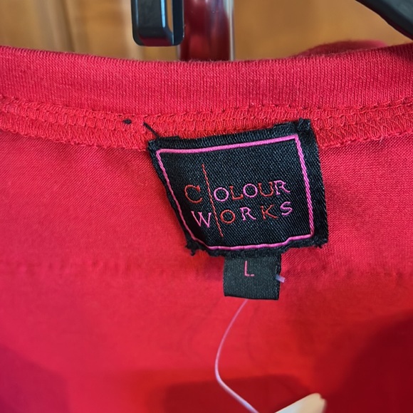 #24 - Colour Works, red ruffle, 3/4 length top. size Large - Picture 4 of 4